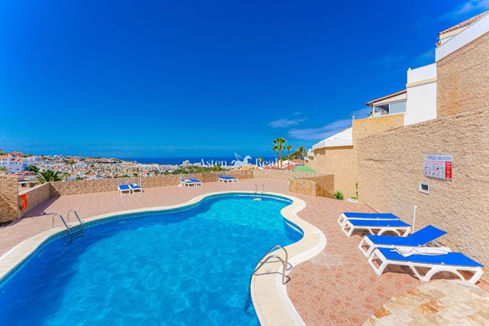 Image No.1-3 Bed House for sale