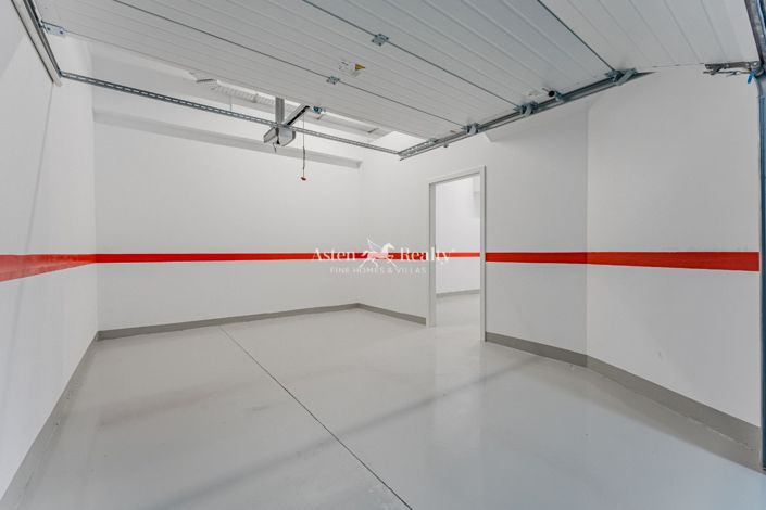 Image No.13-2 Bed House for sale