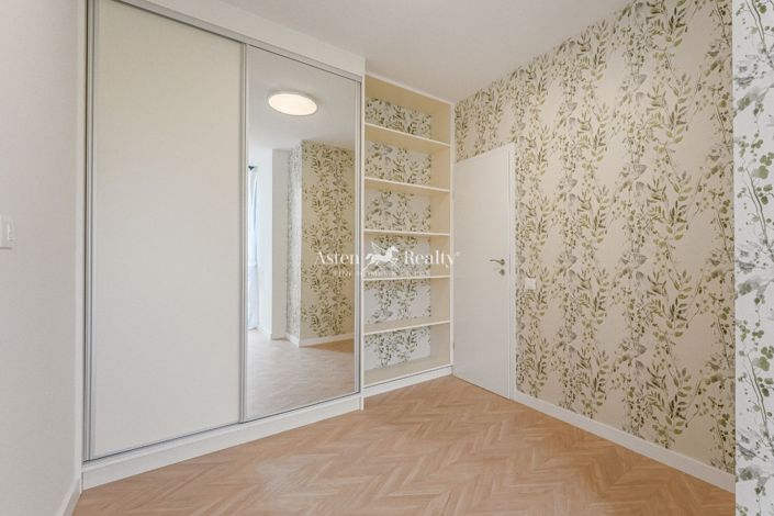 Image No.5-2 Bed House for sale