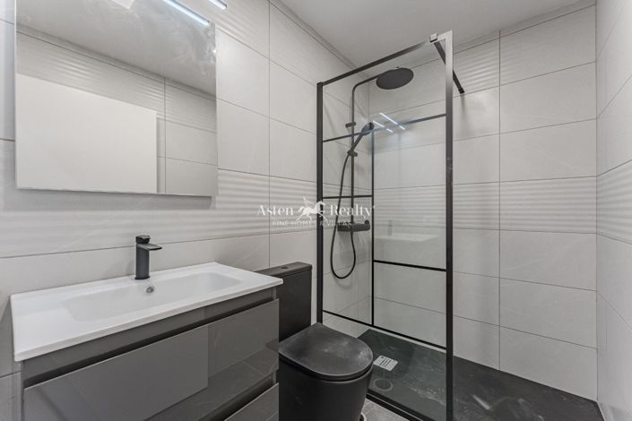 Image No.6-2 Bed House for sale