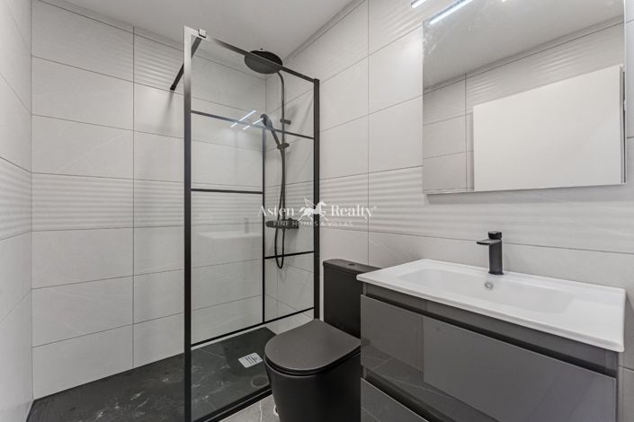 Image No.9-2 Bed House for sale