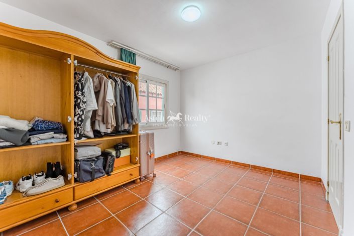 Image No.10-4 Bed House for sale