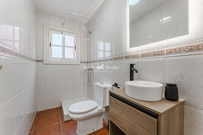 Image No.11-4 Bed House for sale