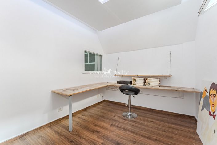 Image No.14-4 Bed House for sale