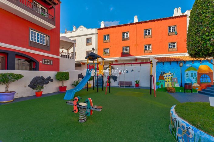 Image No.16-4 Bed House for sale