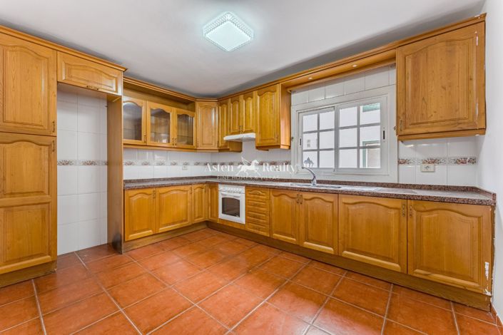 Image No.4-4 Bed House for sale