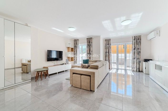 Image No.9-3 Bed House for sale