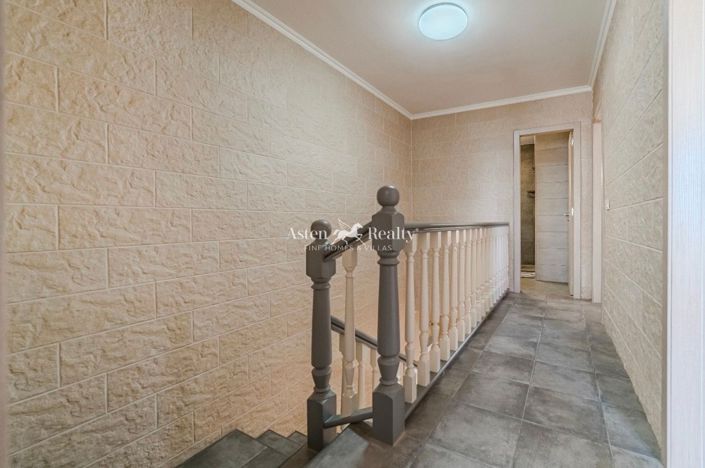 Image No.20-3 Bed House for sale