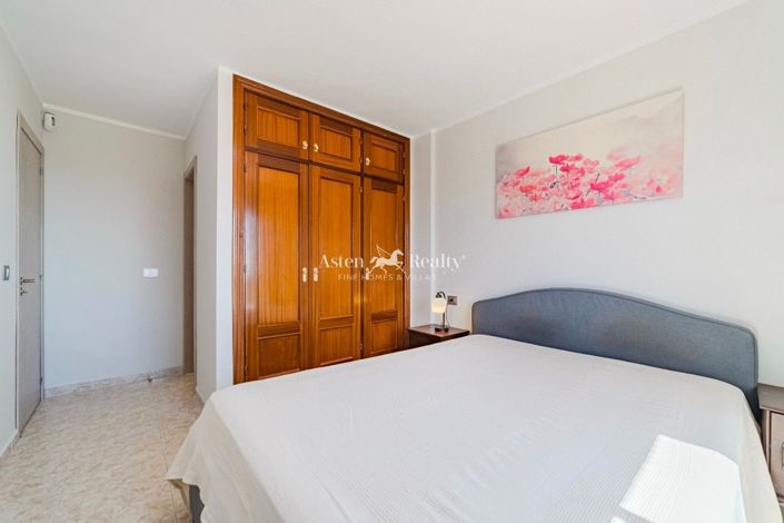 Image No.26-3 Bed House for sale