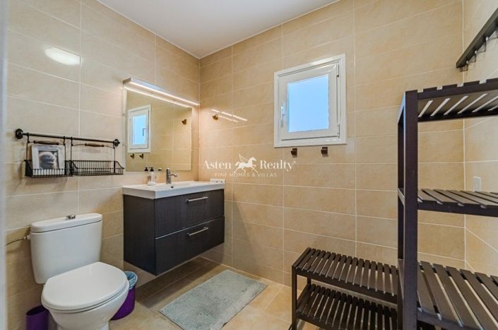 Image No.31-3 Bed House for sale