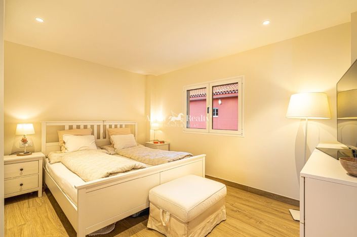 Image No.10-7 Bed Villa for sale