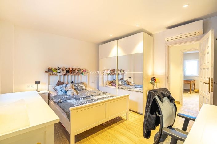 Image No.17-7 Bed Villa for sale