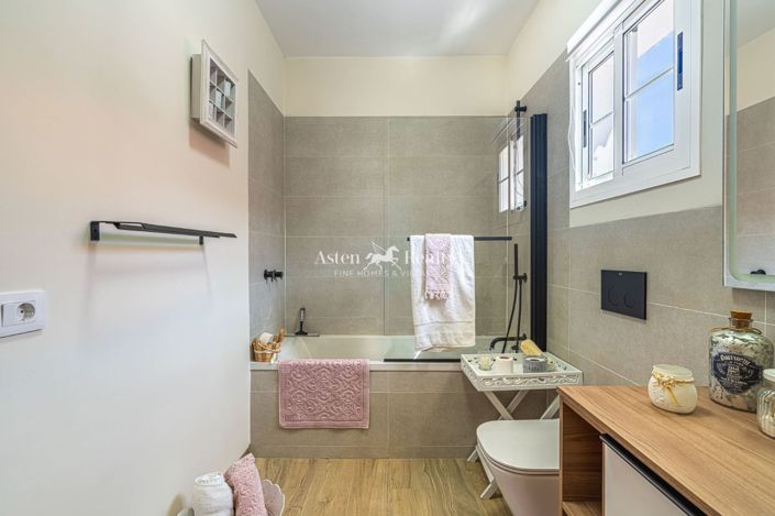 Image No.42-7 Bed Villa for sale