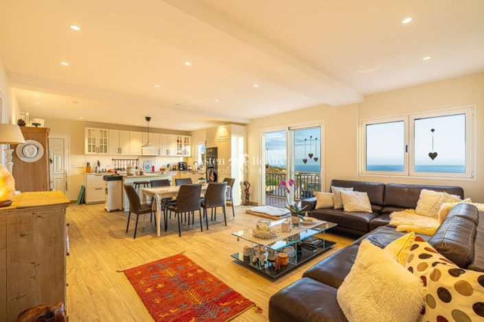 Image No.9-7 Bed Villa for sale