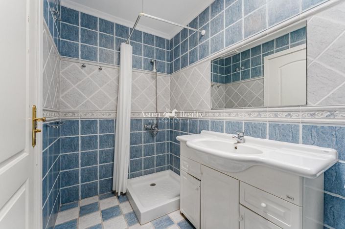 Image No.24-3 Bed House for sale