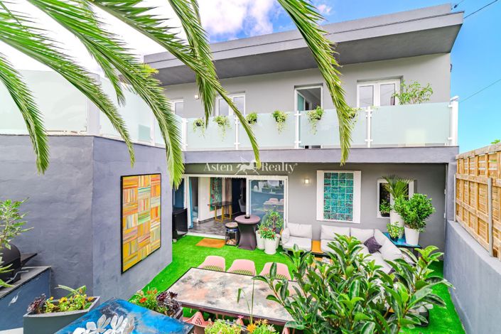 Image No.3-5 Bed House for sale