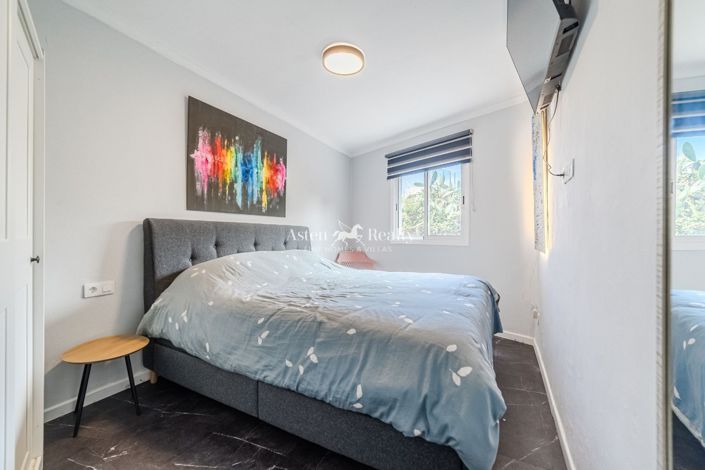 Image No.11-5 Bed House for sale