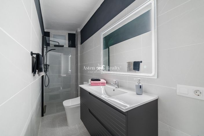 Image No.15-5 Bed House for sale