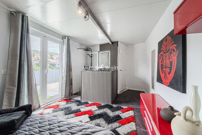 Image No.21-5 Bed House for sale