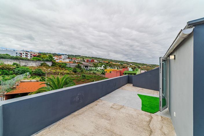 Image No.23-5 Bed House for sale