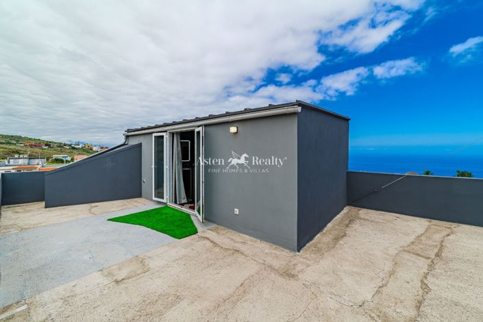 Image No.24-5 Bed House for sale