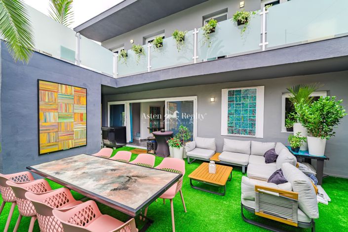 Image No.4-5 Bed House for sale