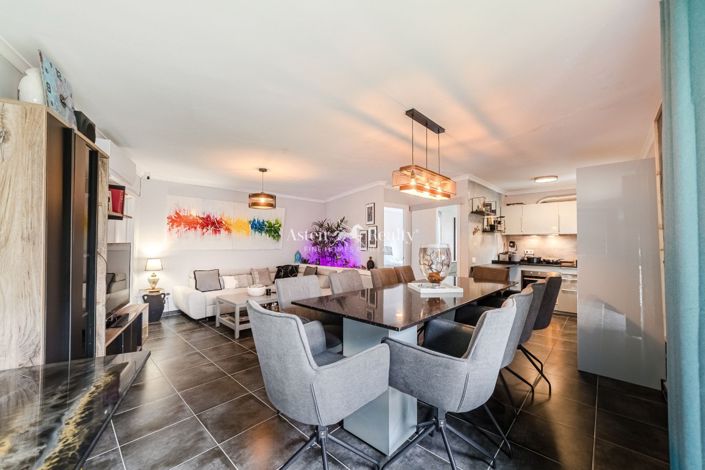 Image No.7-5 Bed House for sale