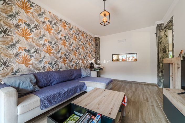 Image No.16-4 Bed House for sale