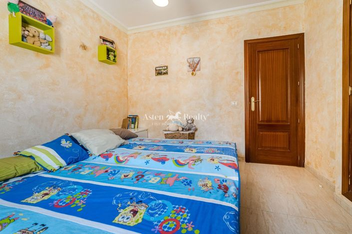 Image No.9-4 Bed House for sale