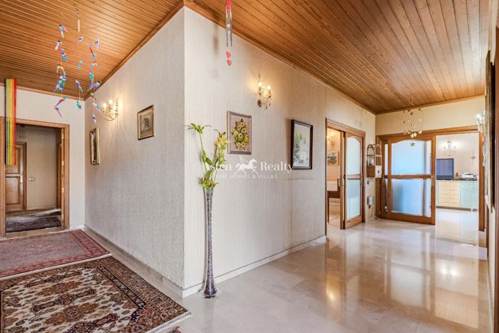 Image No.15-9 Bed Villa for sale