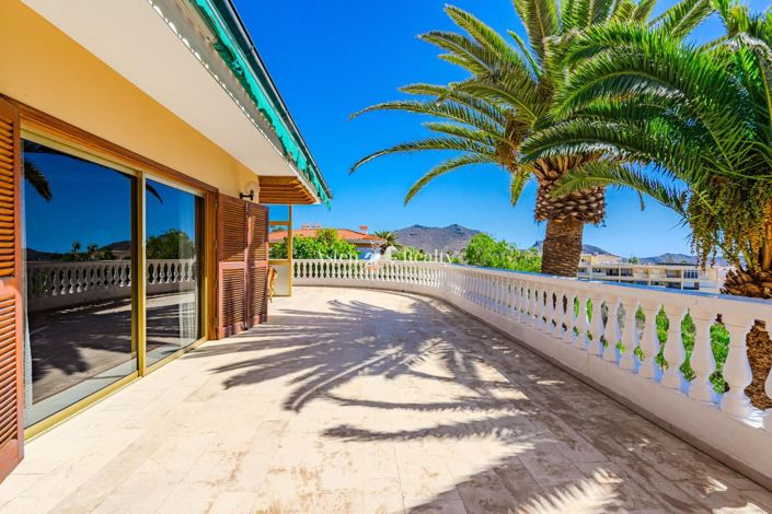 Image No.6-9 Bed Villa for sale