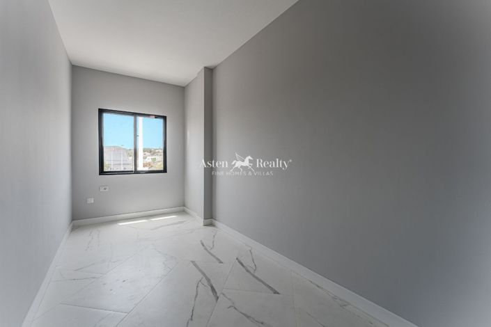 Image No.11-2 Bed Flat for sale