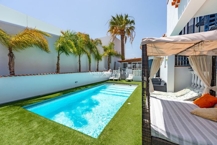 Image No.1-4 Bed Villa for sale