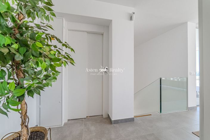 Image No.14-3 Bed Villa for sale