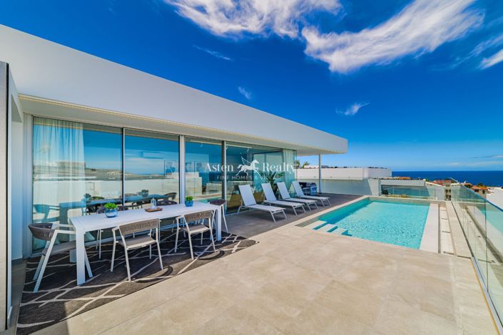 Image No.1-3 Bed Villa for sale