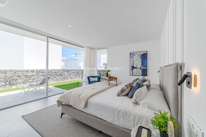 Image No.29-3 Bed Villa for sale