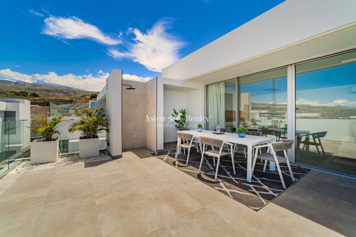 Image No.3-3 Bed Villa for sale