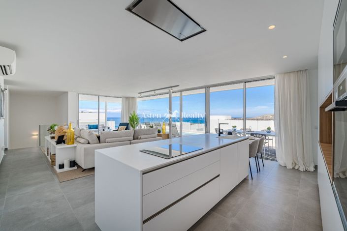 Image No.9-3 Bed Villa for sale