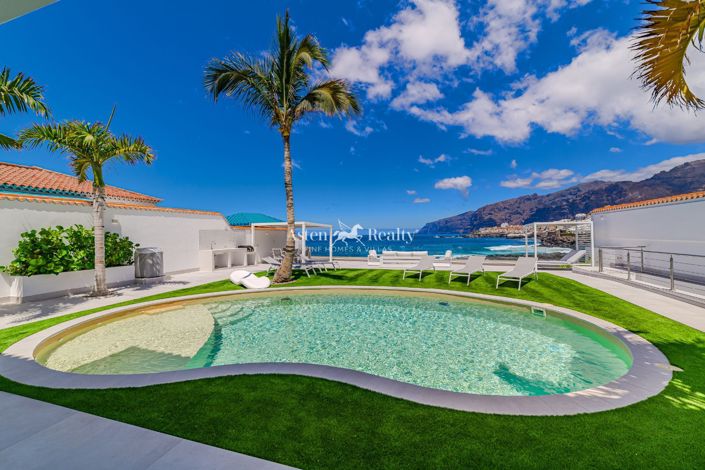 Image No.1-7 Bed Villa for sale