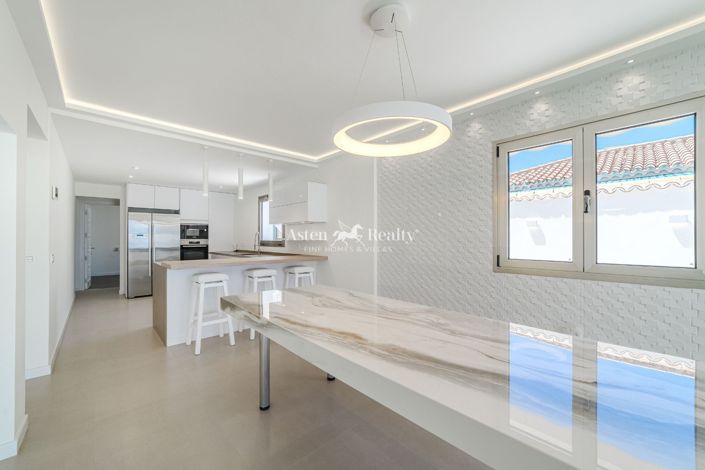 Image No.13-7 Bed Villa for sale