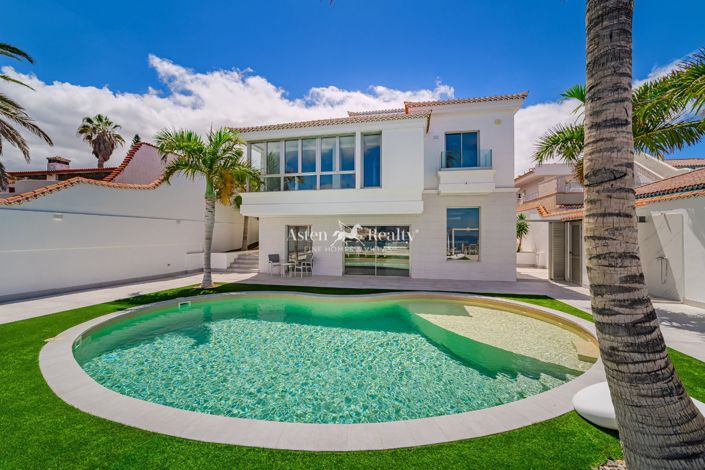 Image No.3-7 Bed Villa for sale