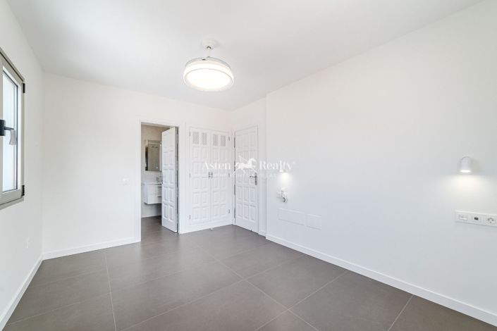 Image No.32-7 Bed Villa for sale