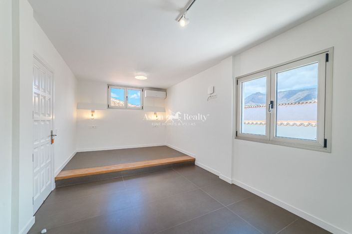 Image No.34-7 Bed Villa for sale