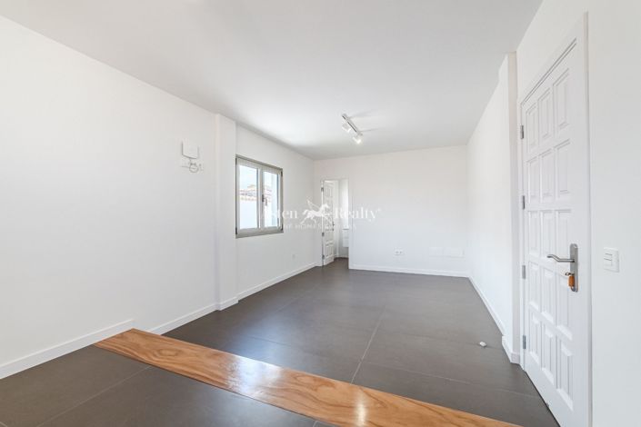 Image No.35-7 Bed Villa for sale