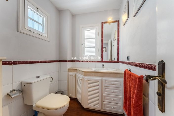 Image No.12-3 Bed House for sale