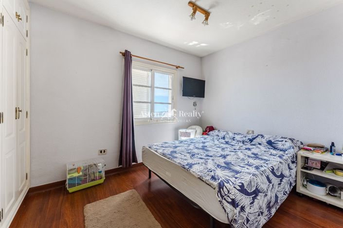 Image No.8-3 Bed House for sale