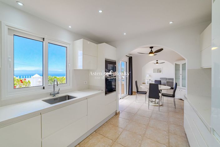 Image No.12-3 Bed Villa for sale