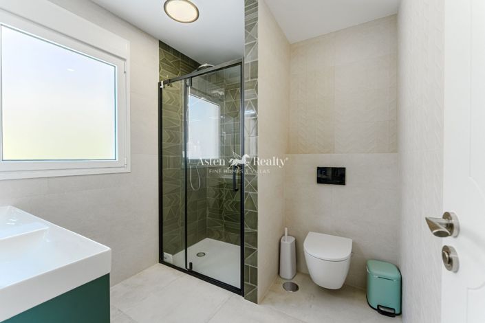 Image No.25-5 Bed Villa for sale