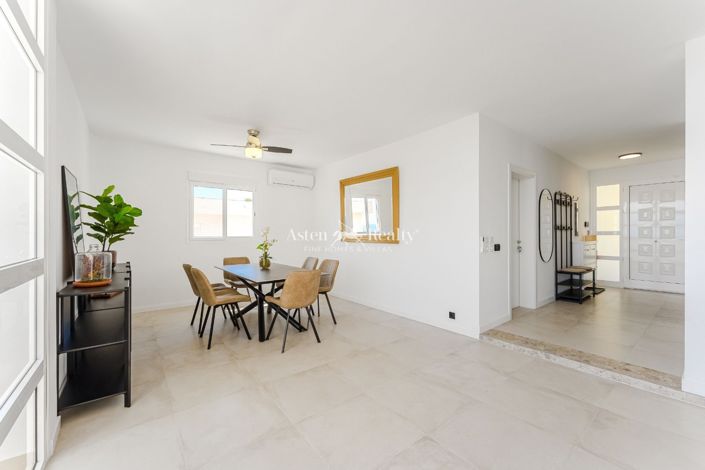 Image No.31-5 Bed Villa for sale