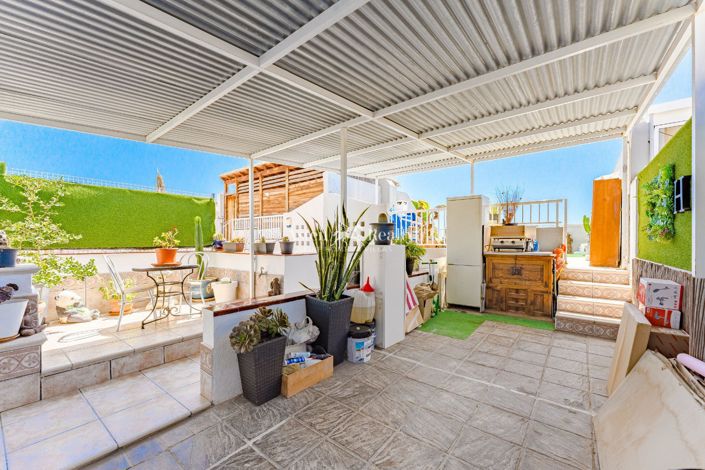 Image No.2-3 Bed House for sale